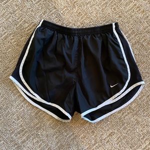 Nike dri fit running shorts 🖤🤍